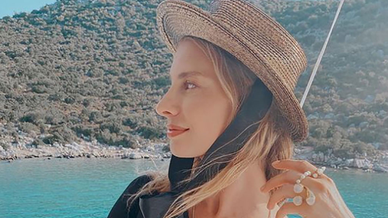 Tuba Ünsal muhafazakar ailenin torunuyla böyle görüntülendi