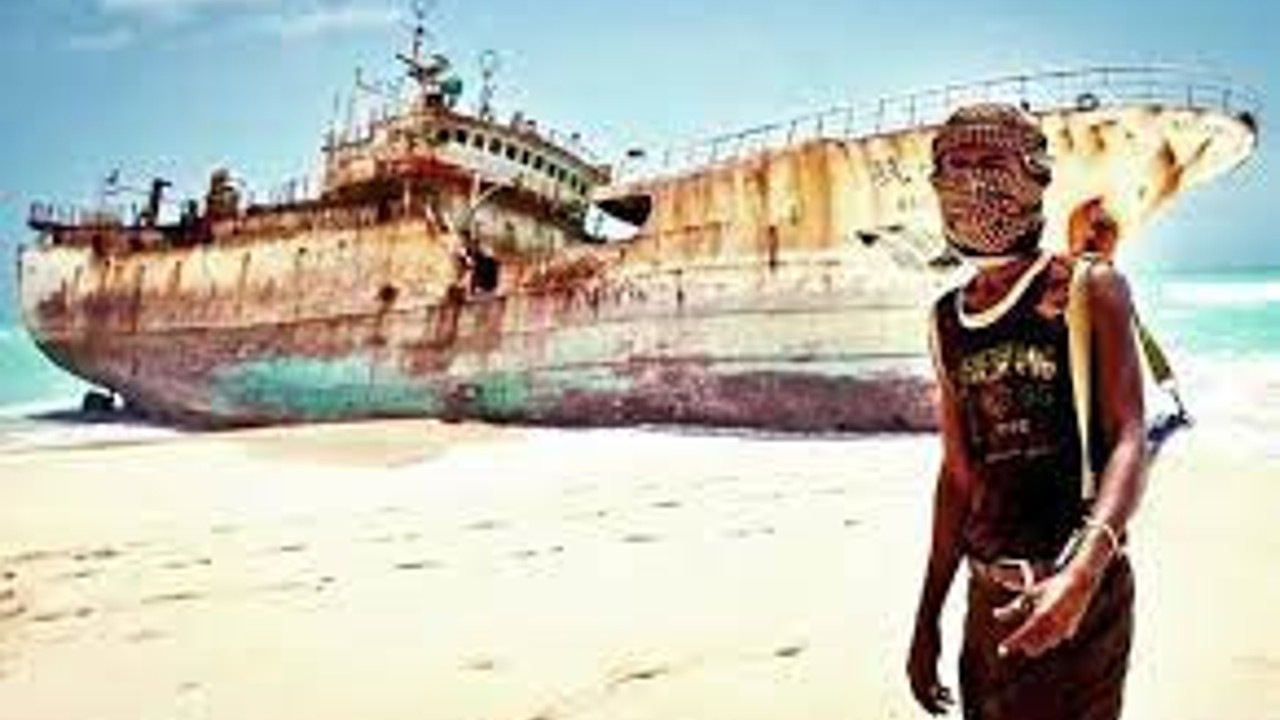 Gana açıklarında korsanlar 5 denizciyi kaçırdı