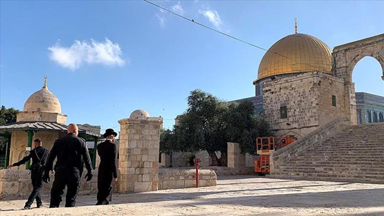 200'ü aşkın fanatik Yahudi Mescid-i Aksa'yı bastı