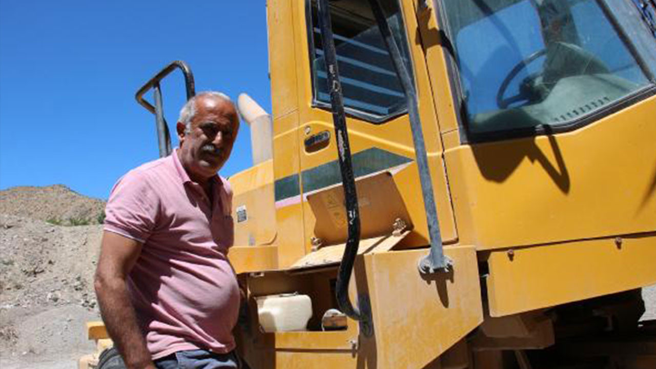 Kepçenin çalışma saatini kuş belirliyor