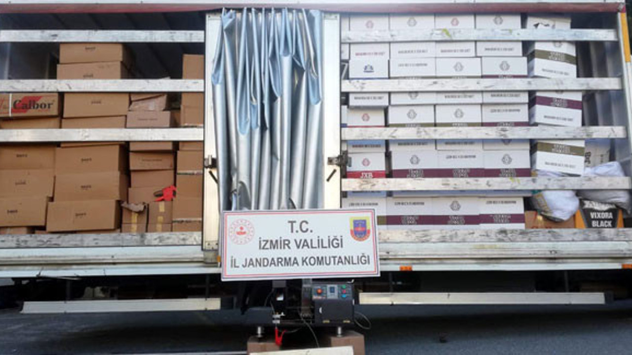 İzmir'de 1 milyon 776 bin bandrolsüz sigara ele geçirildi