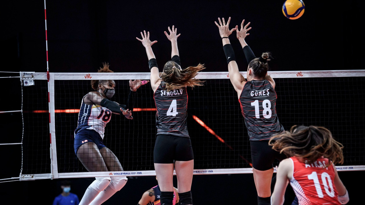 A Milli Kadın Voleybol Takımı Milletler Ligi'nde ilk mağlubiyetini aldı