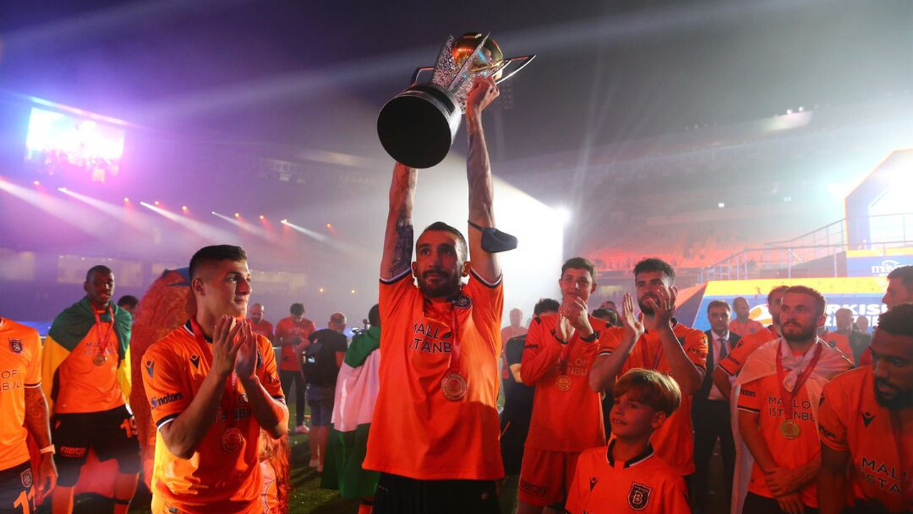 Başakşehir, Mehmet Topal ile yollarını ayırdı