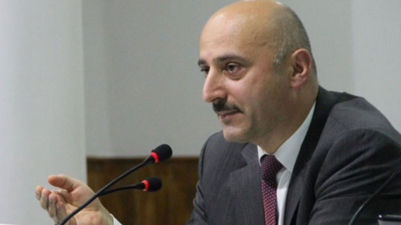 Hazine ve Maliye Bakan Yardımcısı Şakir Ercan Gül'ün üç maaş aldığı ortaya çıktı