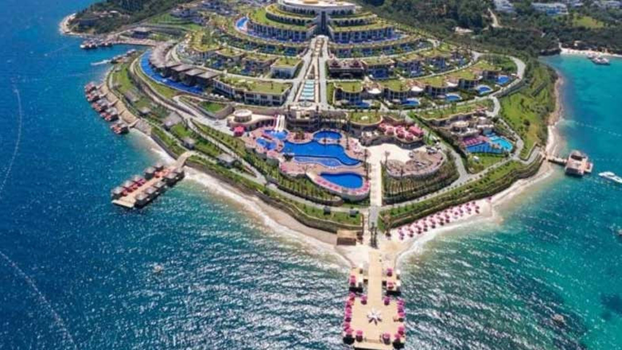 Bir gazeteci daha kendini ifşa etti. Paramount Otel'de kalanların sayısı çoğalıyor