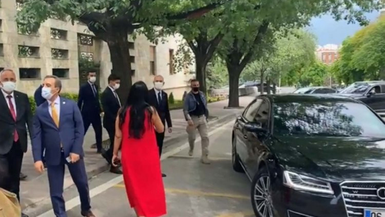 İçişleri Bakanı Süleyman Soylu TBMM Başkanı Mustafa Şentop'un makamında