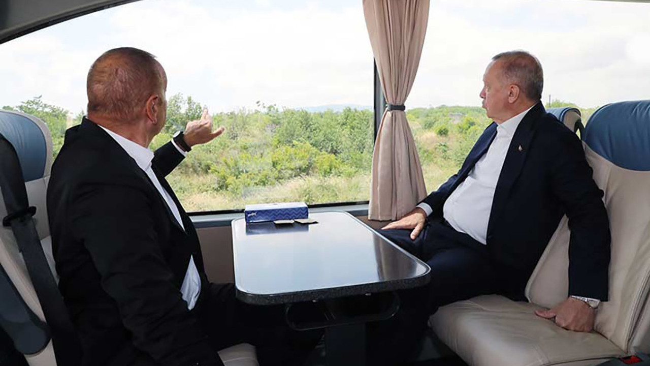 Aliyev'den Erdoğan'a. Burada Kolin var Cengiz var. Bunlar her yerde var