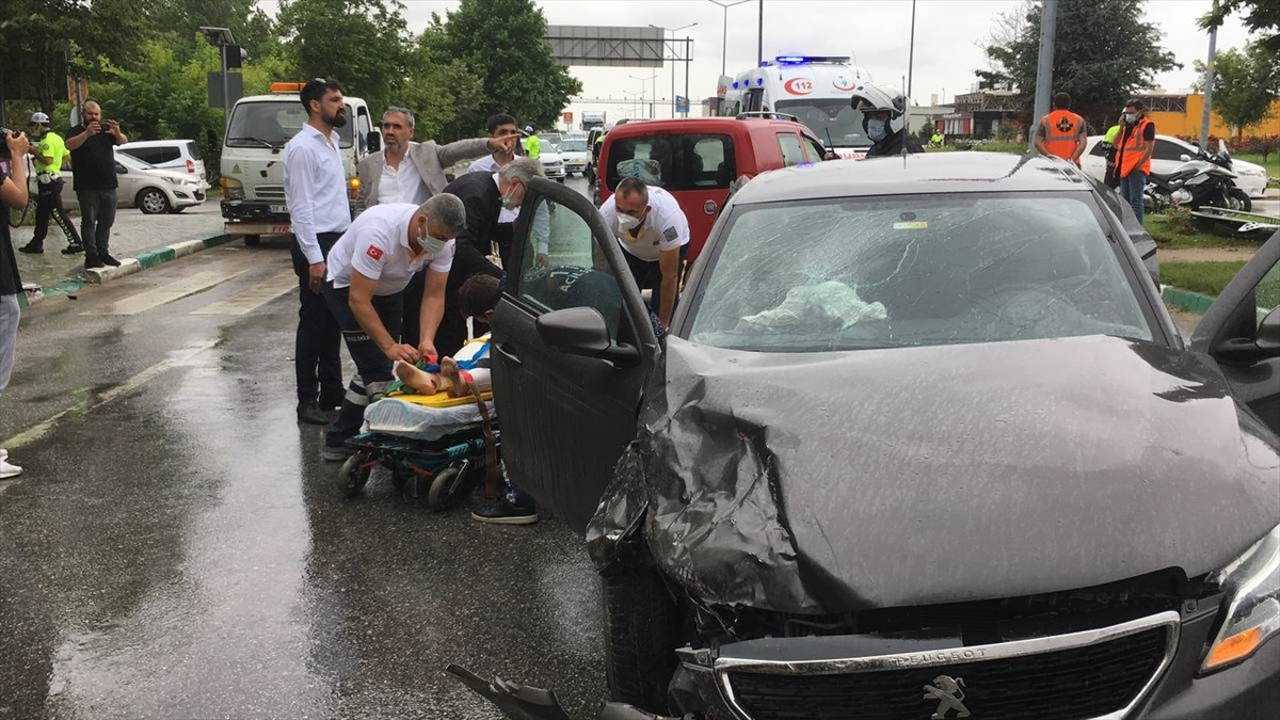 Gelecek Partisi konvoyunda kaza