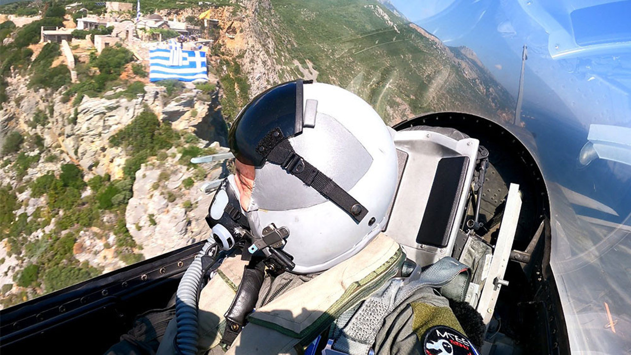 Yunan Genelkurmay Başkanı’ndan Ege’de provokatif uçuş. Bir de sosyal medyadan paylaştı