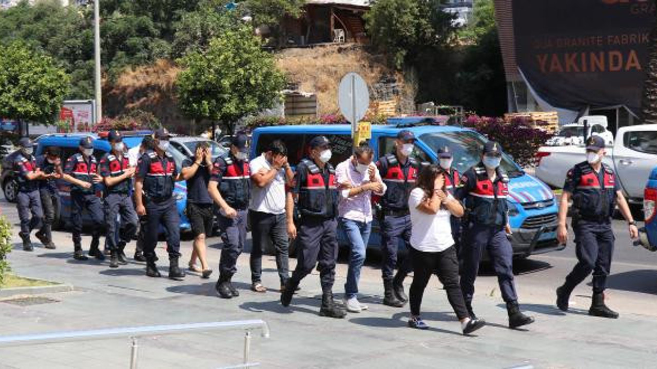 Alanya'da 16 kaçak göçmen ve 7 organizatör yakalandı