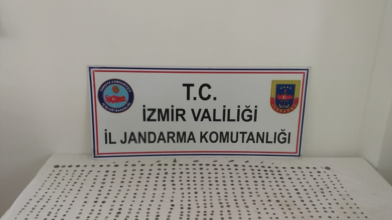 İzmir'de 732 tarihi eser ele geçirildi