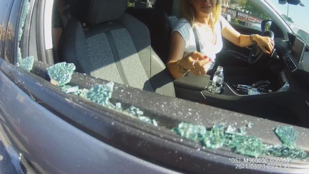 Beyoğlu'nda dehşet! Kadın sürücüyü konsolosluk aracında soydular