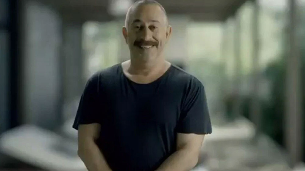 Cem Yılmaz para aldın iddialarına cevap verdi