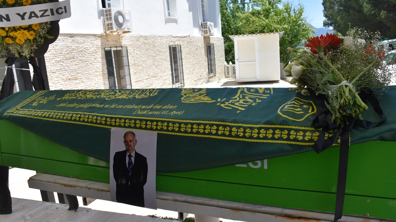 Oyuncu Ali Demirel son yolculuğuna uğurlandı