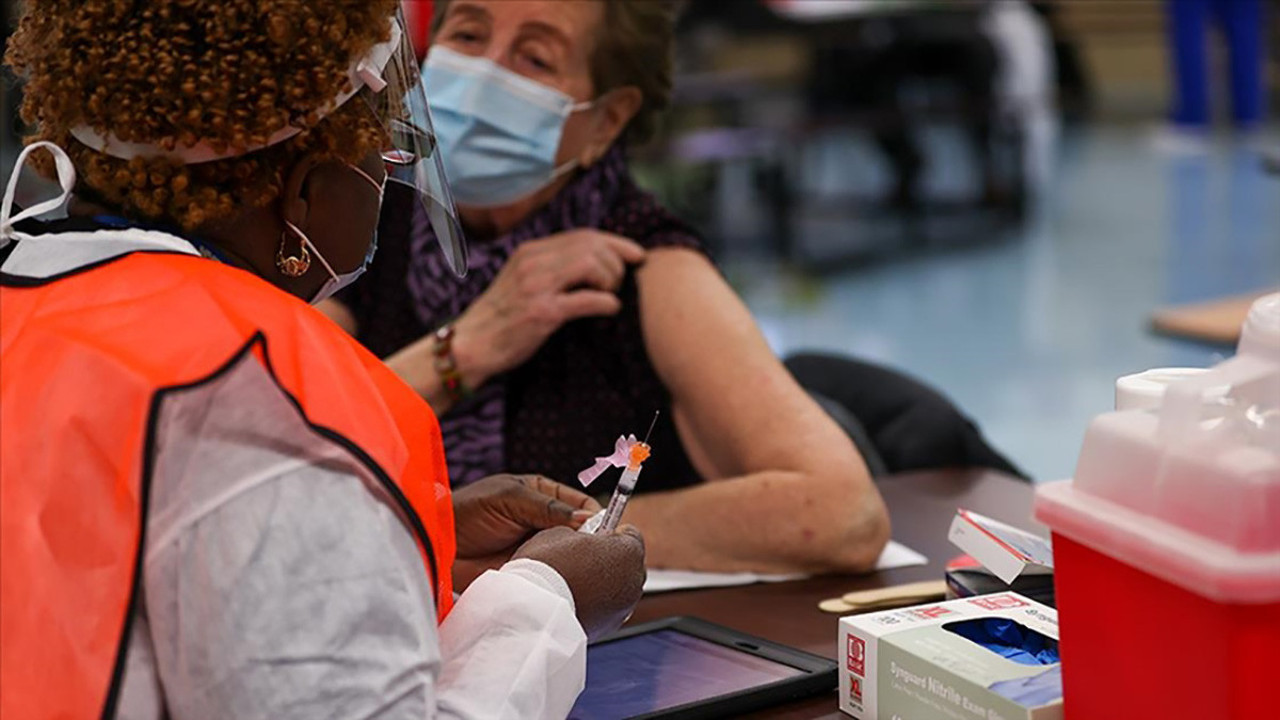 Dünyada 3 milyar 80 milyon dozdan fazla korona aşısı yapıldı