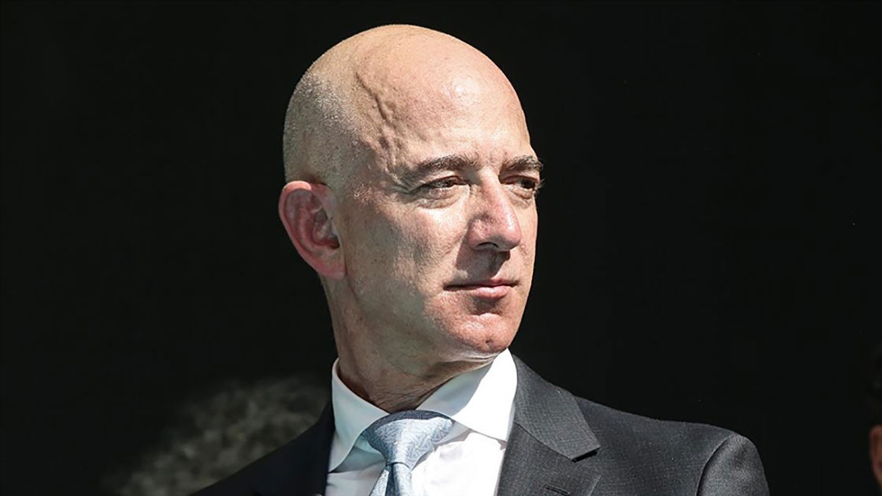 Bezos Funk’ı onur konuğu olarak davet etti