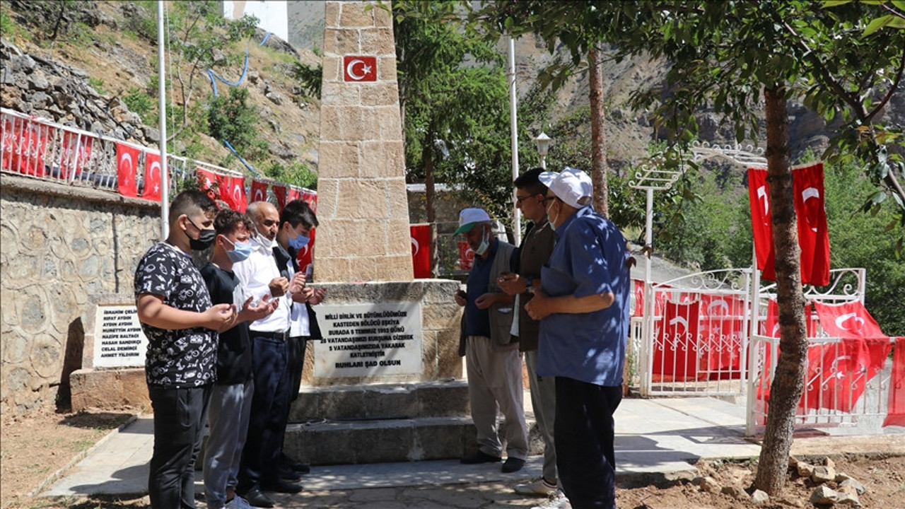Başbağlar unutulmadı. Halk düşmanı PKK 33 masumu şehit etmişti