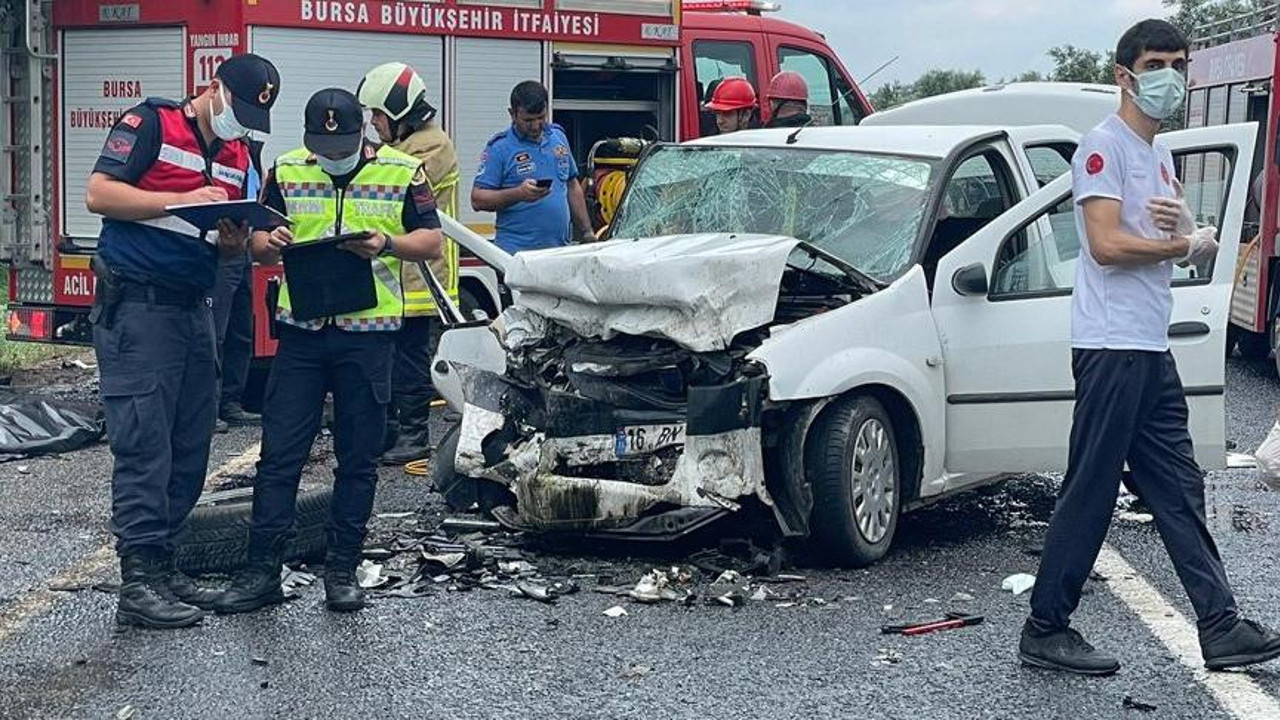 Bursa'da korkunç kaza 4 ölü 5 yaralı