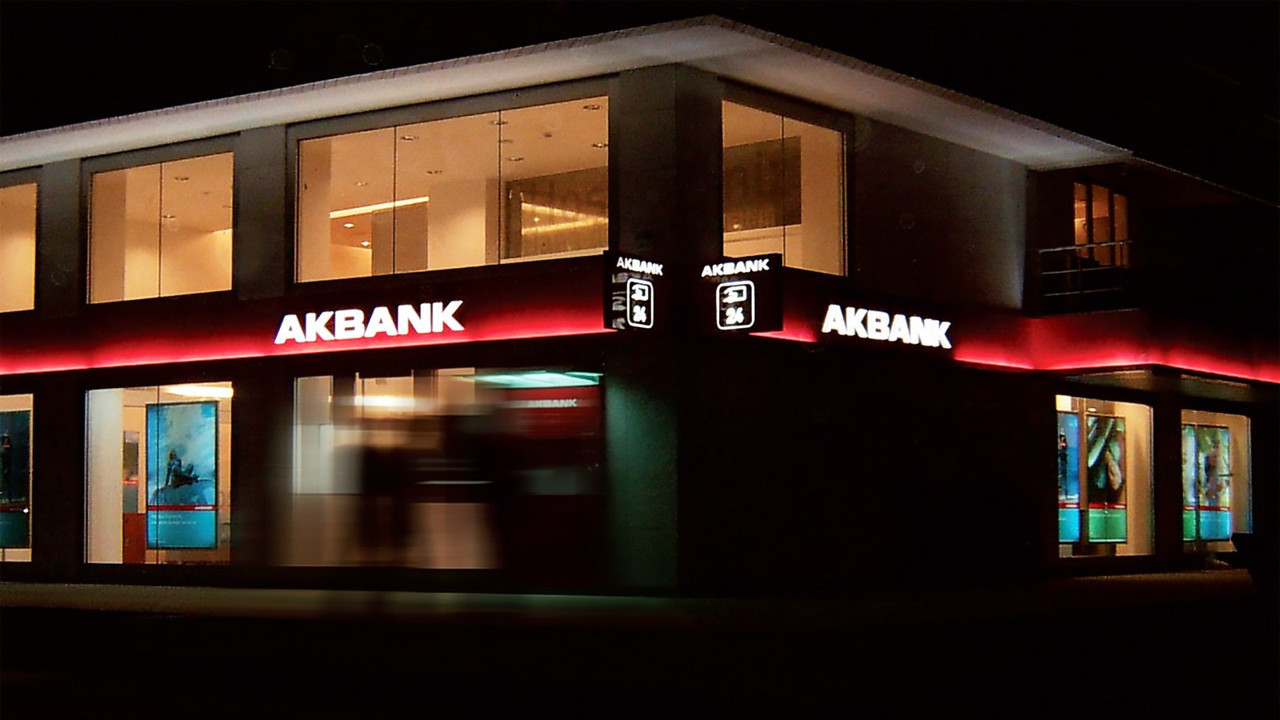 Akbank 26 saattir çalışmıyor
