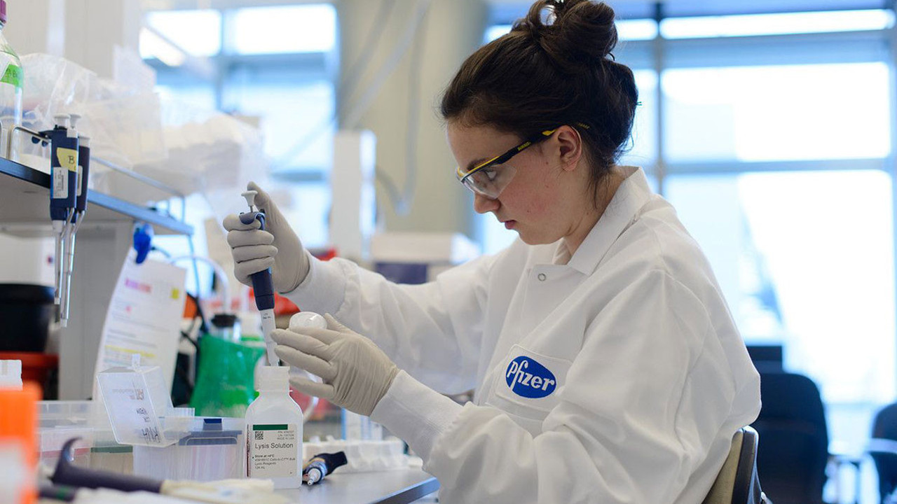 Pfizer’dan yeni aşı açıklaması. Her şey sil baştan mı