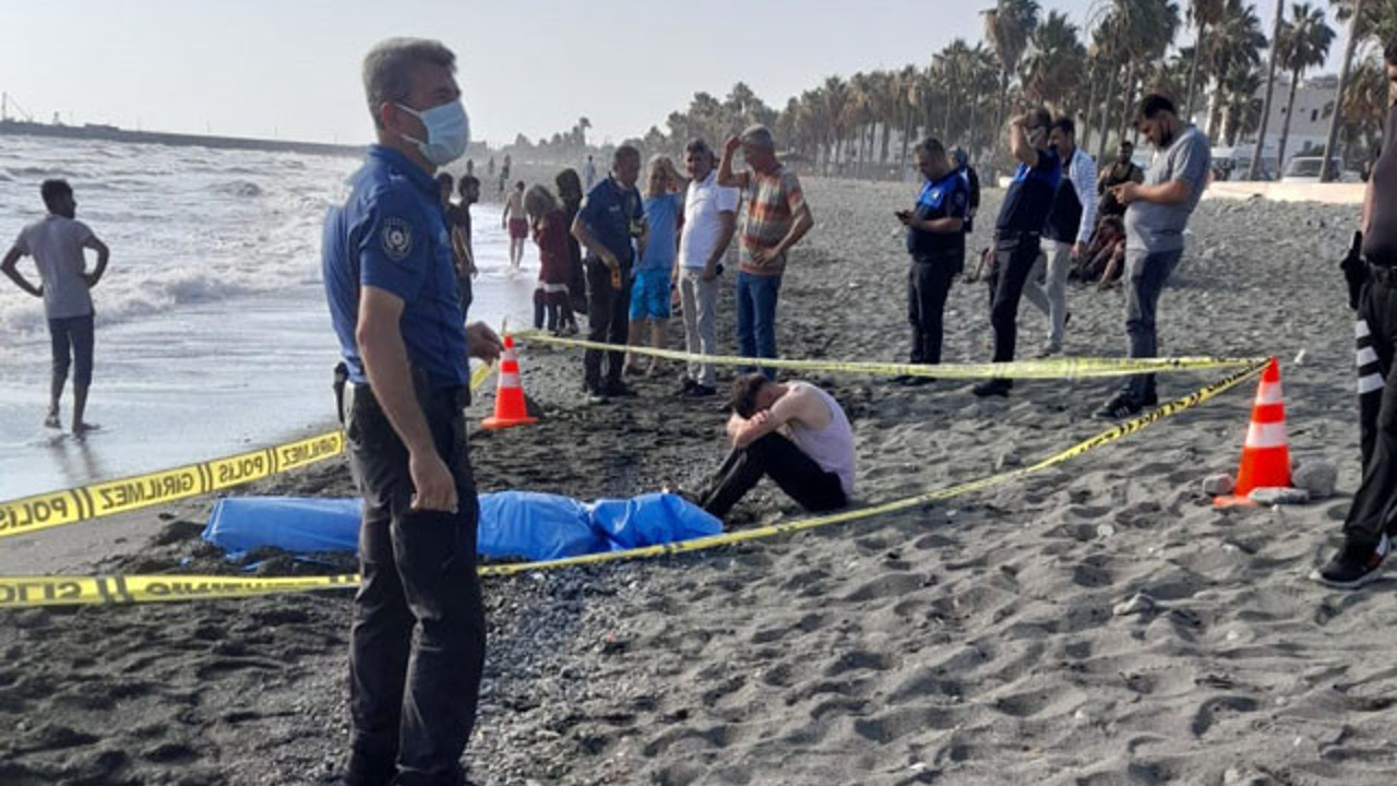 Denize giren iki arkadaştan biri boğuldu, diğeri kayboldu
