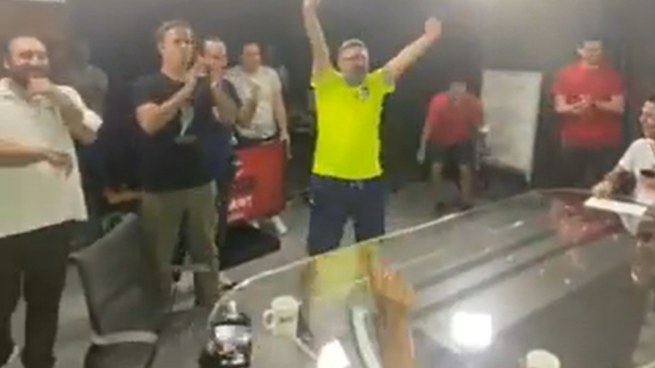 İtalya - İngiltere finalinde son penaltı kaçınca stüdyo yıkıldı