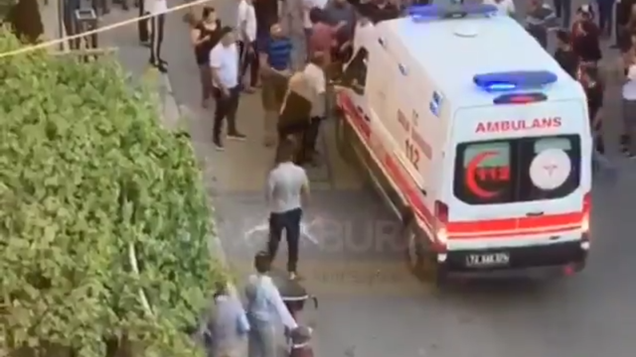 Suriyelilerden sağlıkçılara şiddet. Ambulansa saldırdılar