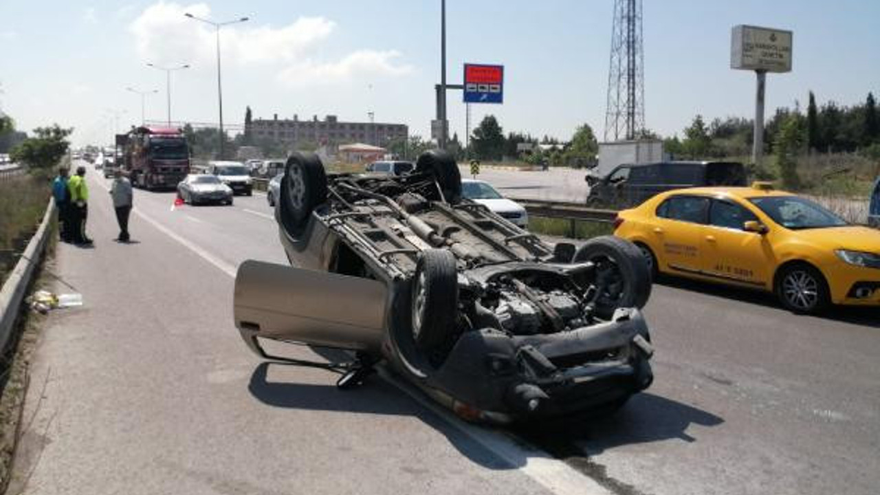 Tuzla'da cip takla attı. Baba ve oğlu yaralandı