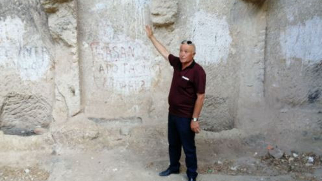 Bizans dönemine ait manastır sprey boya ile tahrip edildi