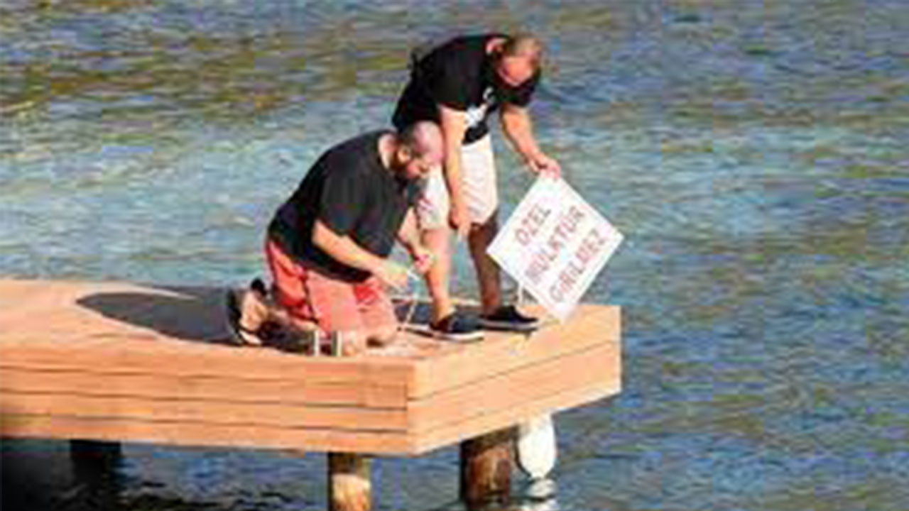 Şahan Gökbakar'a villa şoku