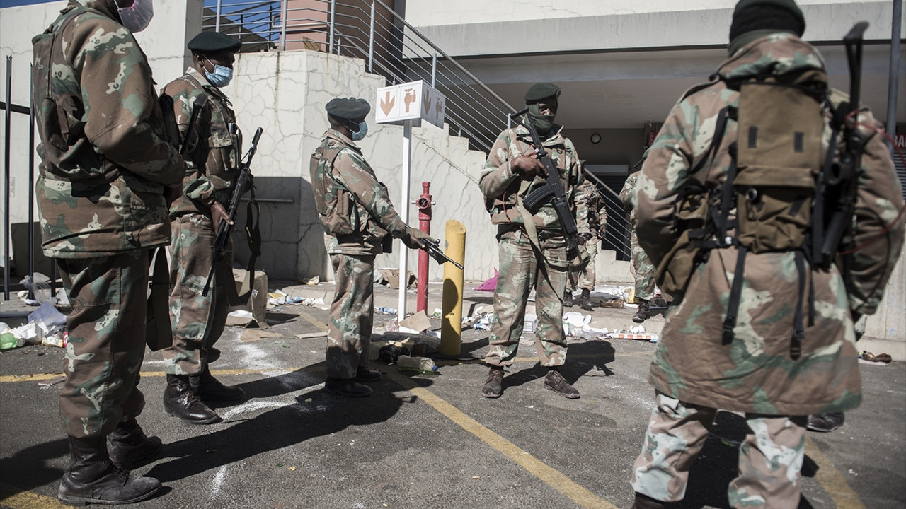 Güney Afrika'daki şiddet olaylarında ölenlerin sayısı 45'e yükseldi