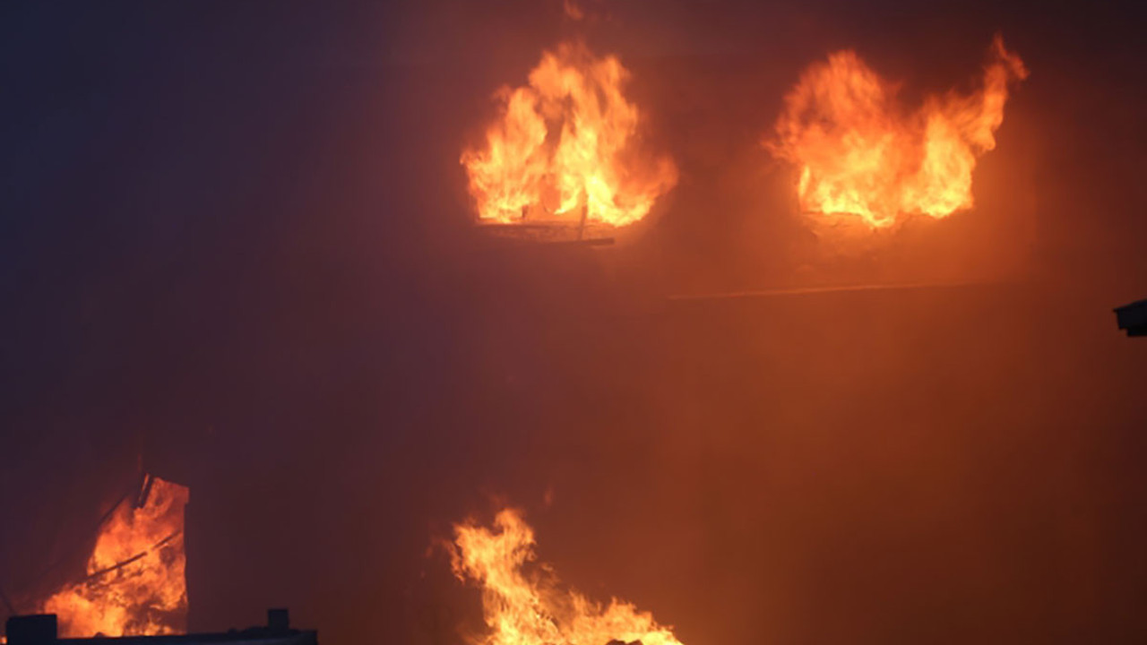 Kahramanmaraş'taki yangın beş tesise daha sıçradı