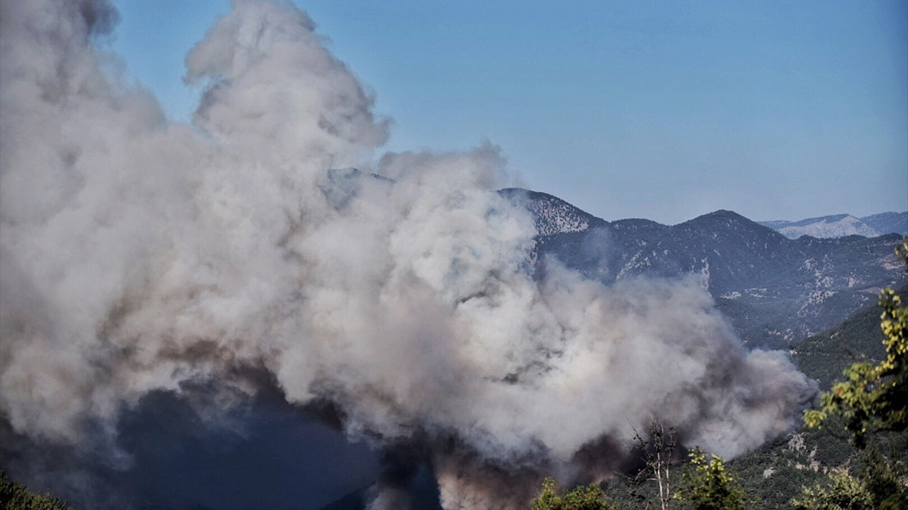 Mersin üç gündür alev alev yanıyor