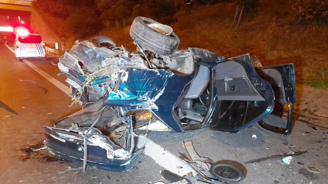 TEM’de takla atan araç hurdaya döndü