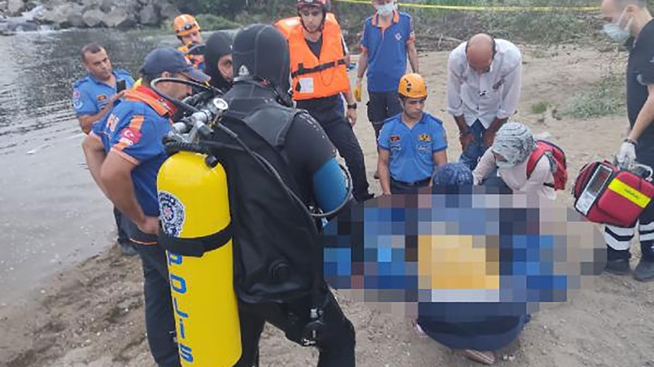 Hamile eşinin önünde boğuldu