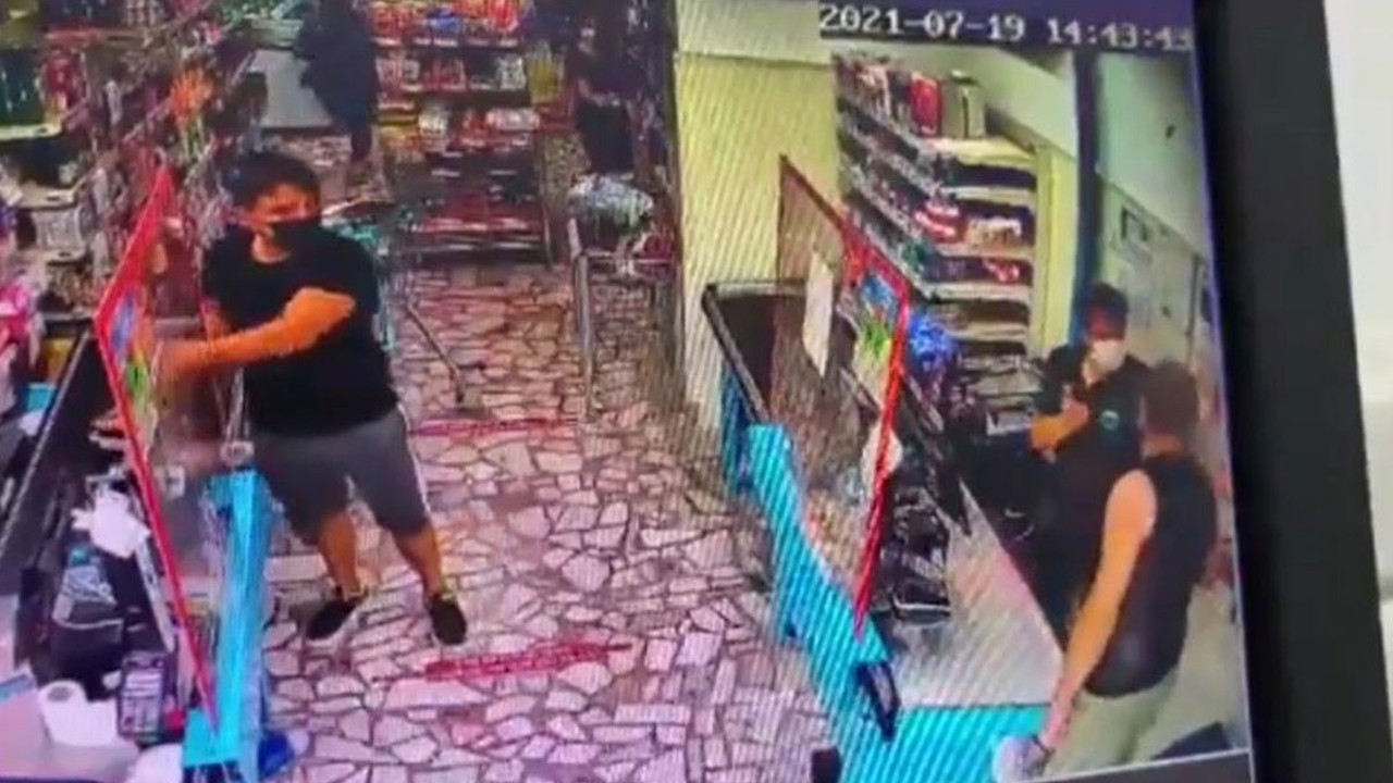 Genç kasiyere iş teklifi geldi. Benim karıma ped var diyemezsin diyerek dövülmüştü