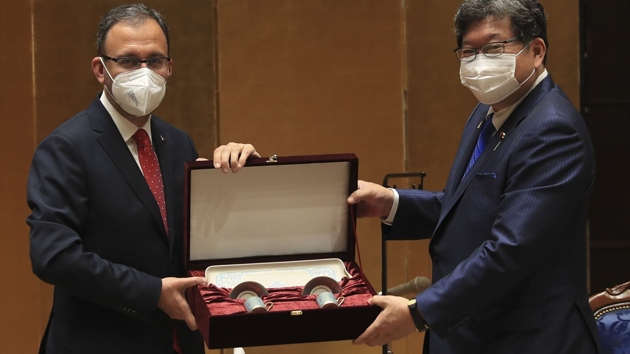 Bakan Kasapoğlu, Japon mevkidaşı Hagiuda Kooiçi ile görüştü