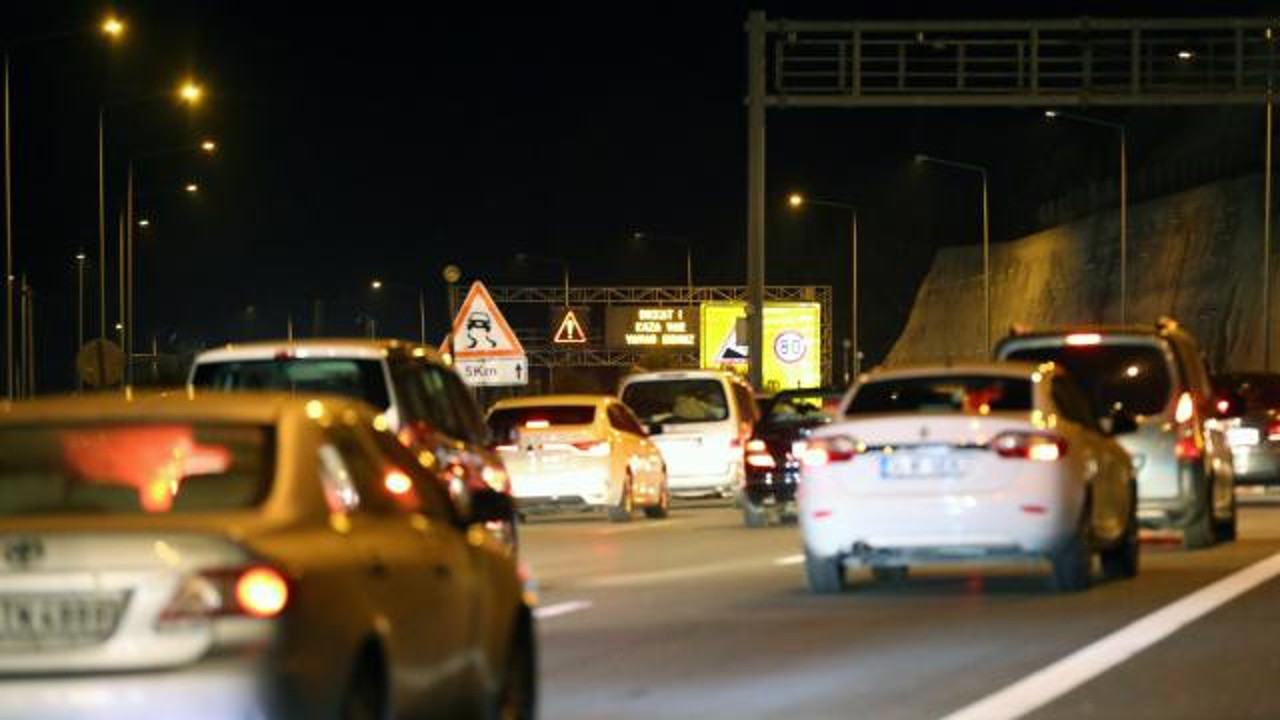 Otoyolda zincirleme kaza! Bolu Dağı Tüneli ulaşıma kapandı