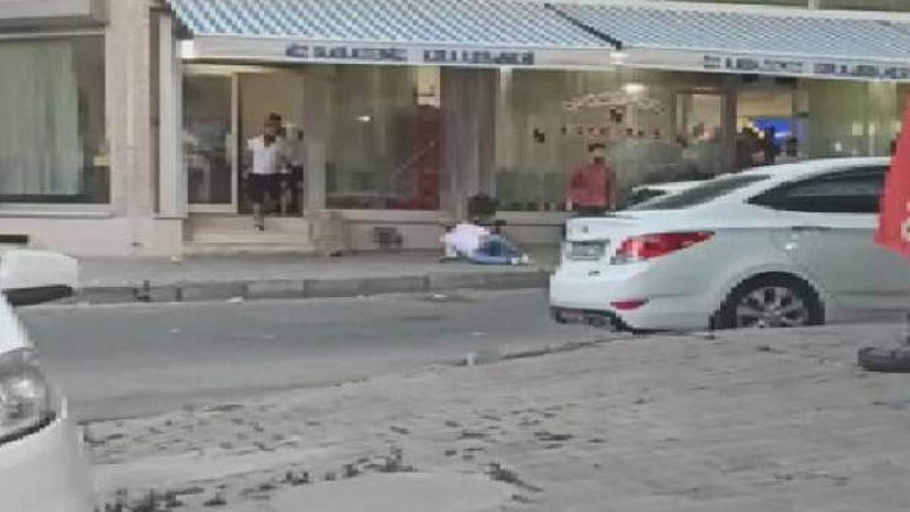 İstanbul'da gün ortasında kahvehane tarandı