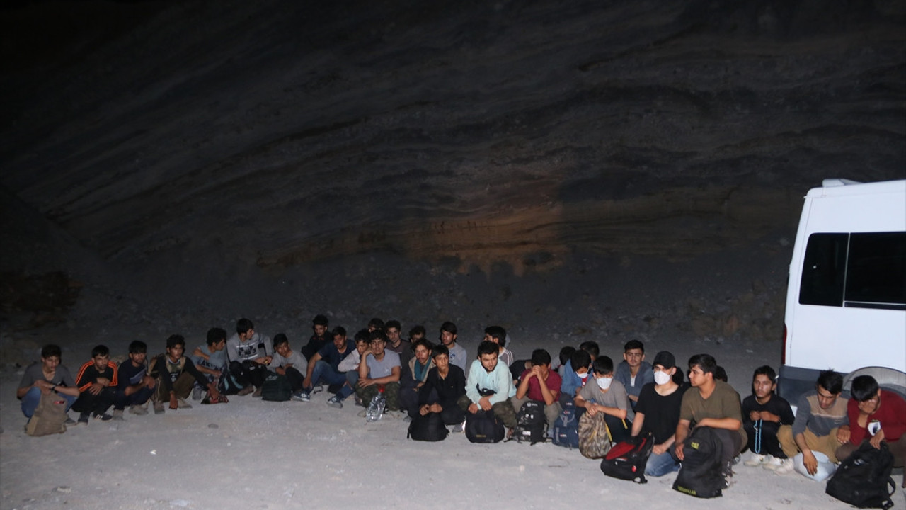 Van'da 86 kaçak göçmen yakalandı