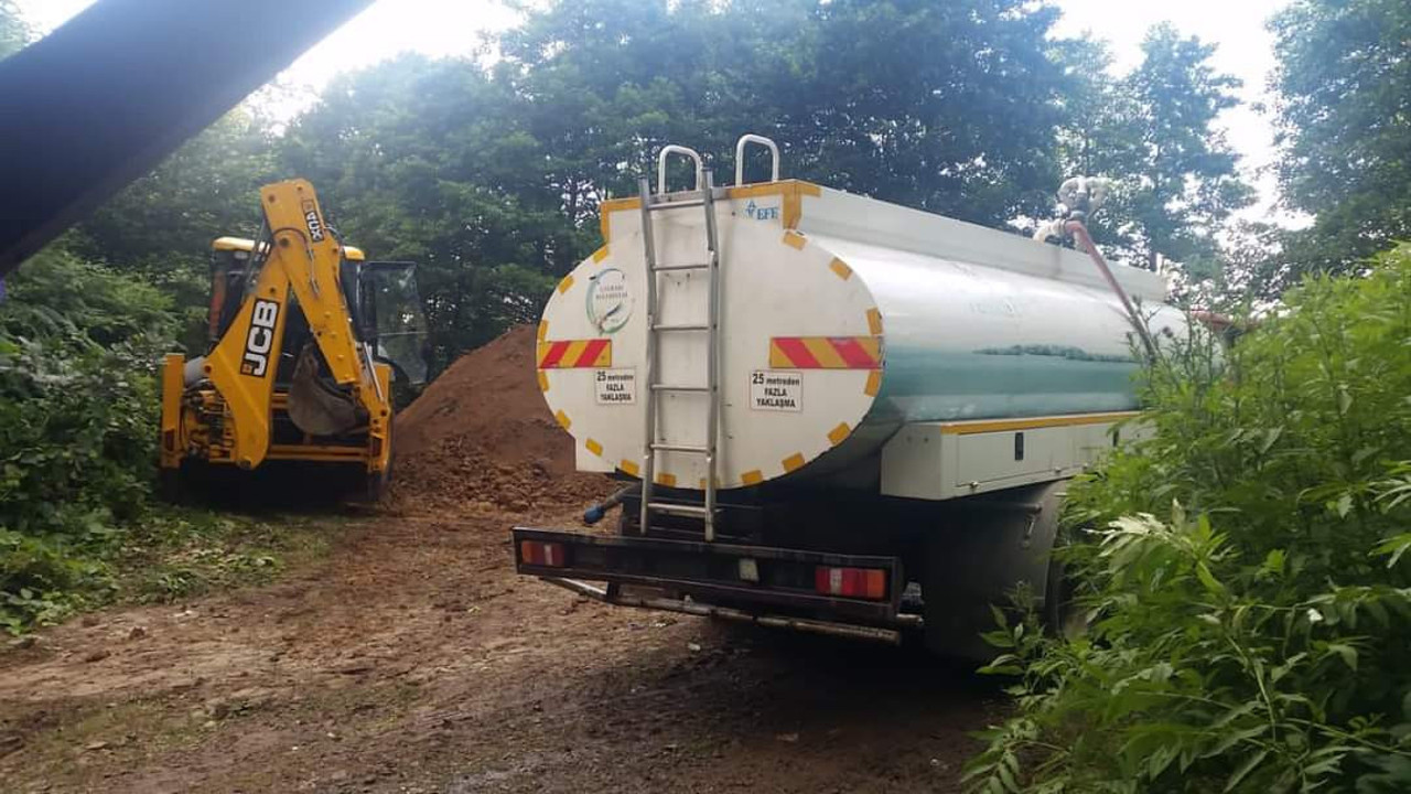 AKP'li belediye çöpleri mahallenin girişine döktü