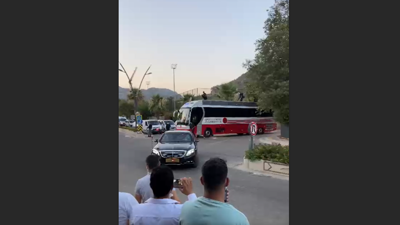 Erdoğan afet bölgesine oy ister gibi geldi