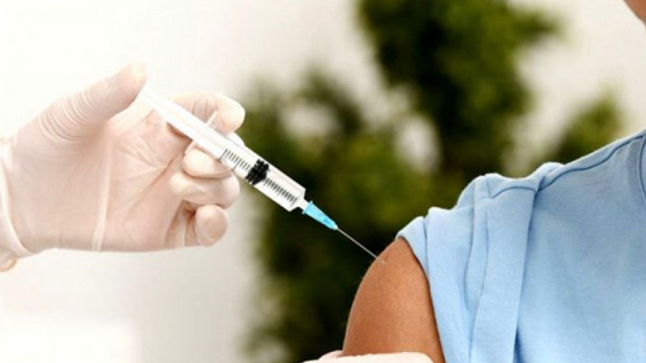 Fatih Erbakan rakamlarla tepki gösterdi. Aşı zorunluluğu tartışması büyüyor