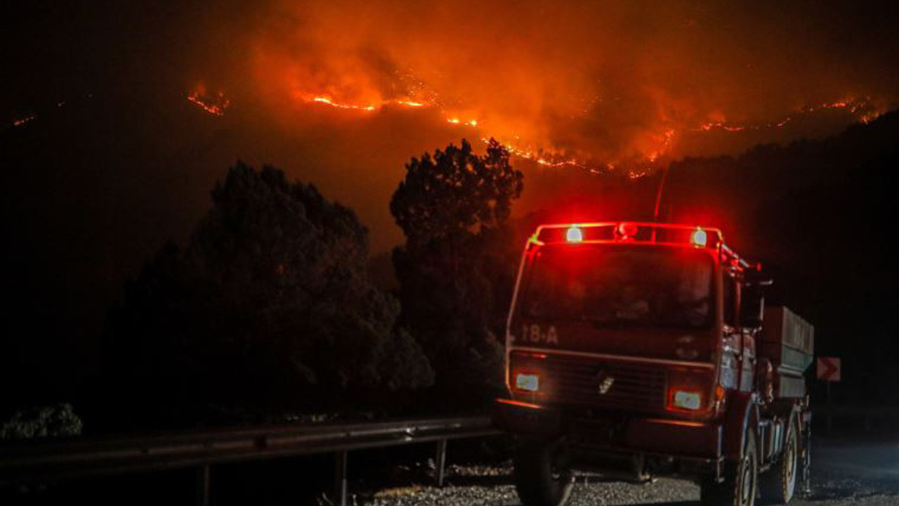 Manavgat'taki yangında son durum: Halk nöbette