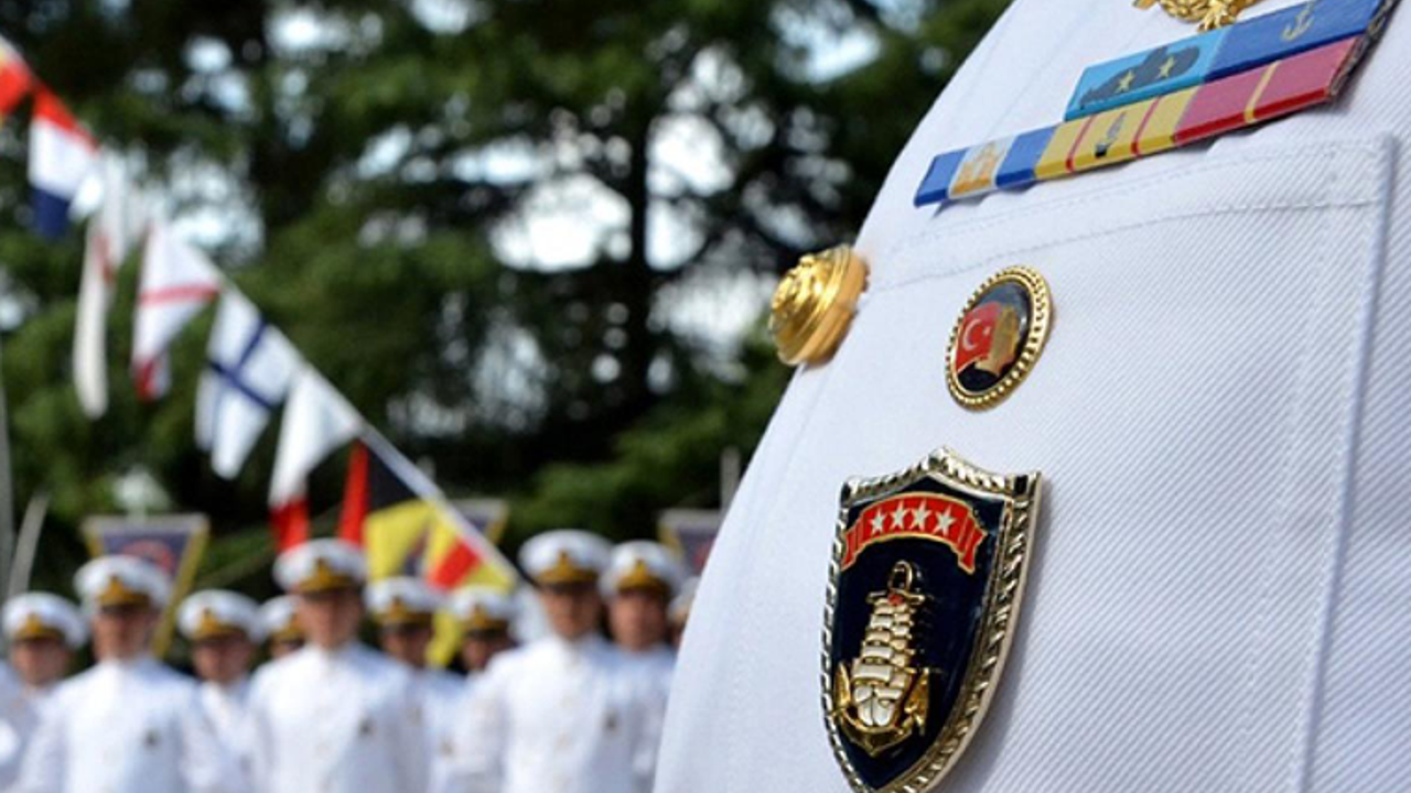 Montrö’nün tartışılmasından ve ‘Sarıklı Amiral’den rahatsız olmuşlardı... Bildiriye imza atan amirallerden flaş hamle