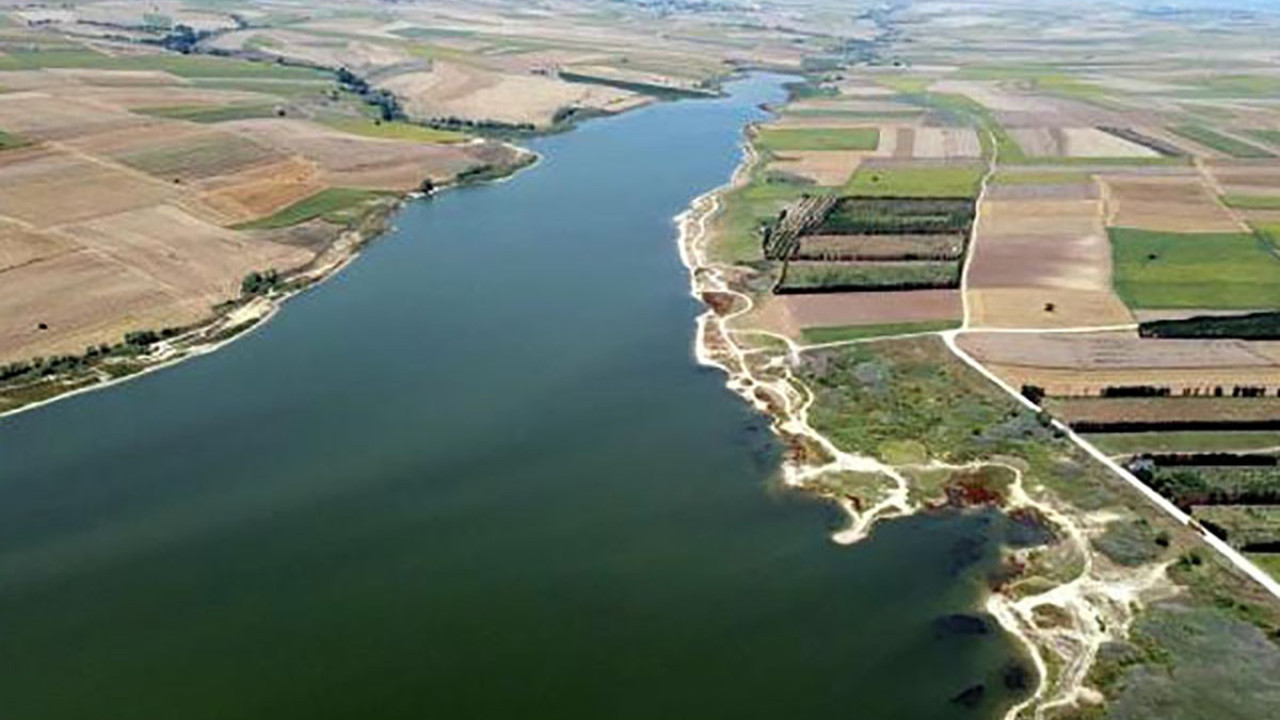 Geliyor gelmekte olan ama kimsenin sesi çıkmıyor!