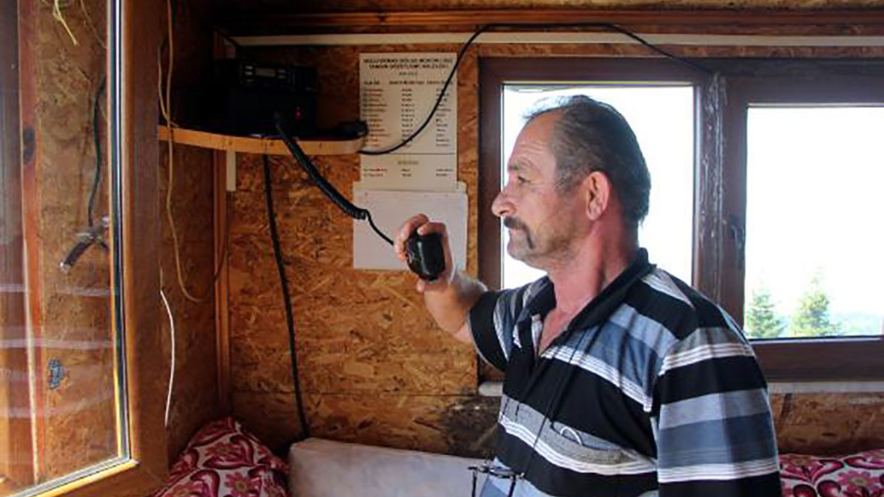 Bolu'da ormanlar kulelerden izleniyor