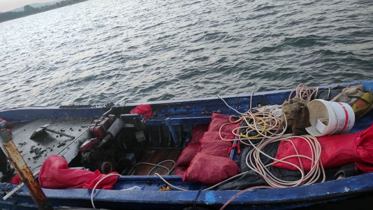 Kocaeli'de 100 çuval kaçak midye ele geçirildi