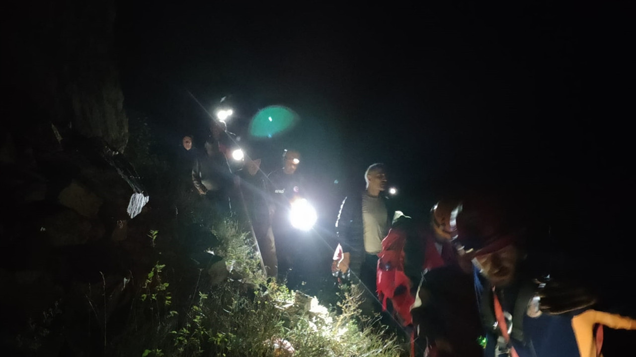 Rize'de yaylada mahsur kalan 4 kişi kurtarıldı