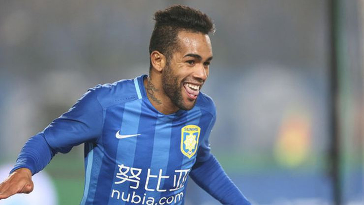 Alex Teixeira, İstanbul'a geldi